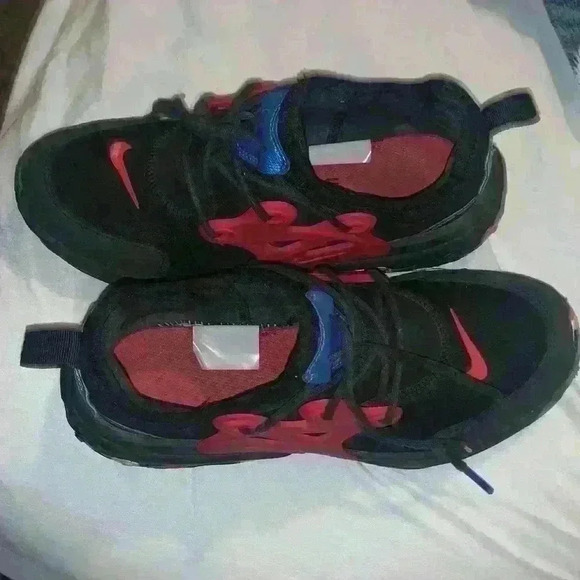 Nike Other - Retro NIKE athletic shoes 5.5